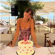 Ciao! Mi chiamo Laura, sono una studentessa di medicina al quinto anno e offro ripetizioni per bambini delle elementari, medie e ragazzi frequentanti il liceo scientifico